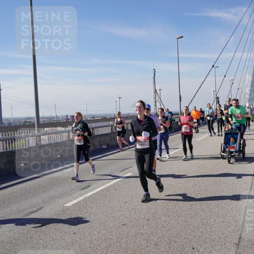 03.10.2025 - Köhlbrandbrückenlauf Michael Burmester http://msf.ph/oto/9115778 03.10.2025 12:57:28 Position 2  meine-sportfotos.de