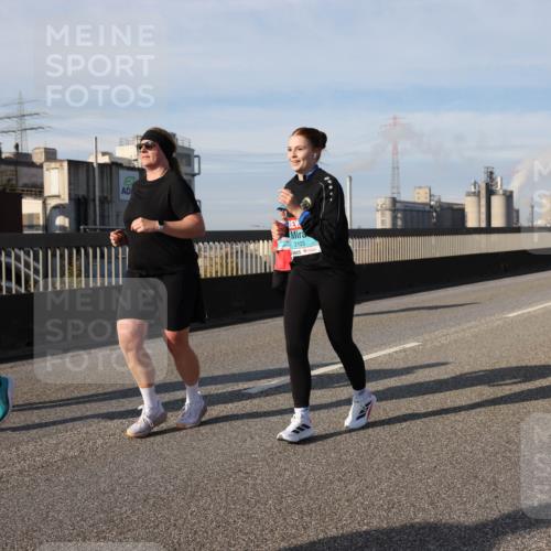 03.10.2025 - Köhlbrandbrückenlauf Lena Gebhardt http://msf.ph/oto/9115780 03.10.2025 10:18:32 Position 2 3103 meine-sportfotos.de