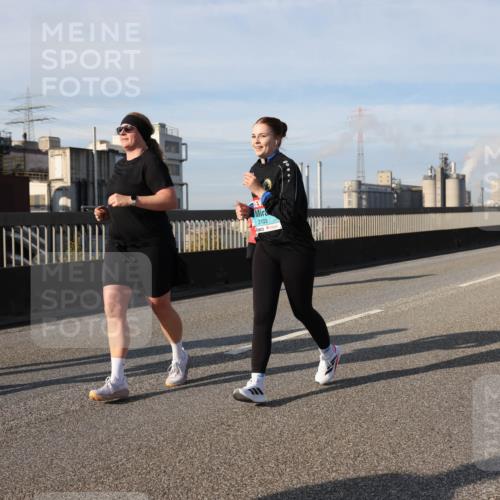03.10.2025 - Köhlbrandbrückenlauf Lena Gebhardt http://msf.ph/oto/9115788 03.10.2025 10:18:32 Position 2 3103 meine-sportfotos.de