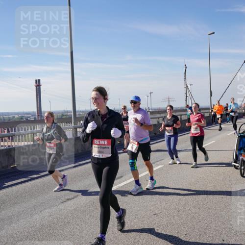 03.10.2025 - Köhlbrandbrückenlauf Michael Burmester http://msf.ph/oto/9115794 03.10.2025 12:57:29 Position 2 5504 meine-sportfotos.de