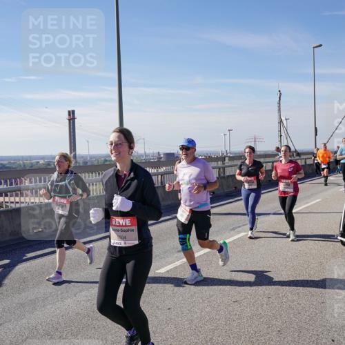 03.10.2025 - Köhlbrandbrückenlauf Michael Burmester http://msf.ph/oto/9115809 03.10.2025 12:57:29 Position 2 5504 meine-sportfotos.de
