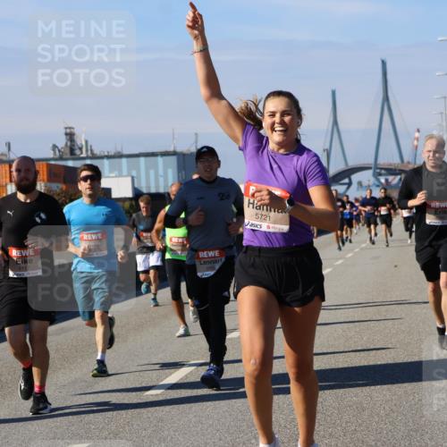 03.10.2025 - Köhlbrandbrückenlauf Strokosch-Dieckow http://msf.ph/oto/9115818 03.10.2025 12:49:35 Position 3 20, 5721, 4117, 5726 meine-sportfotos.de