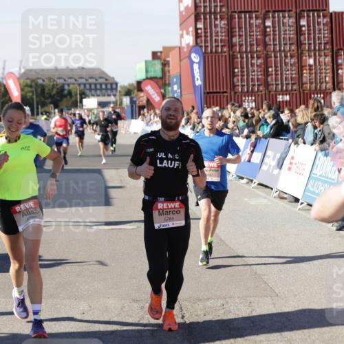 03.10.2025 - Köhlbrandbrückenlauf Jannik Wohlers http://msf.ph/oto/9115820 03.10.2025 13:02:28 Ziel 4024, 4187, 4271, 4277, 4337, 4380, 4492, 4783, 4946, 5080, 5617, 5697, 5747, 5784, 5845, 6320, 6465, 6492 meine-sportfotos.de