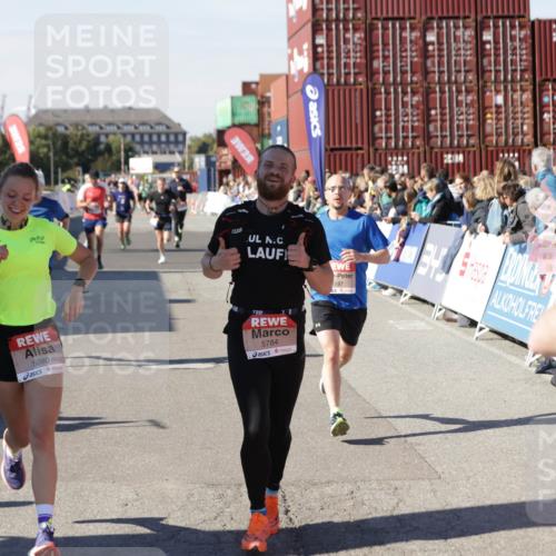 03.10.2025 - Köhlbrandbrückenlauf Jannik Wohlers http://msf.ph/oto/9115826 03.10.2025 13:02:29 Ziel 4024, 4187, 4271, 4277, 4337, 4380, 4492, 4783, 4946, 5080, 5747, 5784, 5845, 6320, 6321, 6465, 6479, 6492 meine-sportfotos.de
