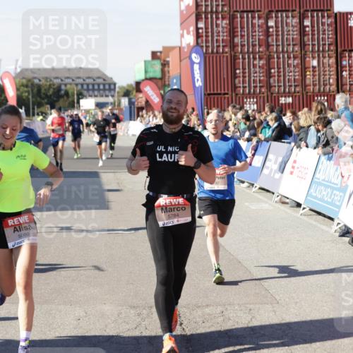 03.10.2025 - Köhlbrandbrückenlauf Jannik Wohlers http://msf.ph/oto/9115831 03.10.2025 13:02:29 Ziel 4024, 4187, 4271, 4277, 4337, 4380, 4492, 4783, 4946, 5080, 5747, 5784, 5845, 6320, 6321, 6465, 6479, 6492 meine-sportfotos.de