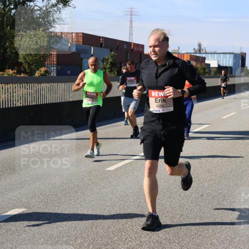 03.10.2025 - Köhlbrandbrückenlauf Strokosch-Dieckow http://msf.ph/oto/9115832 03.10.2025 12:49:38 Position 3 4056 meine-sportfotos.de
