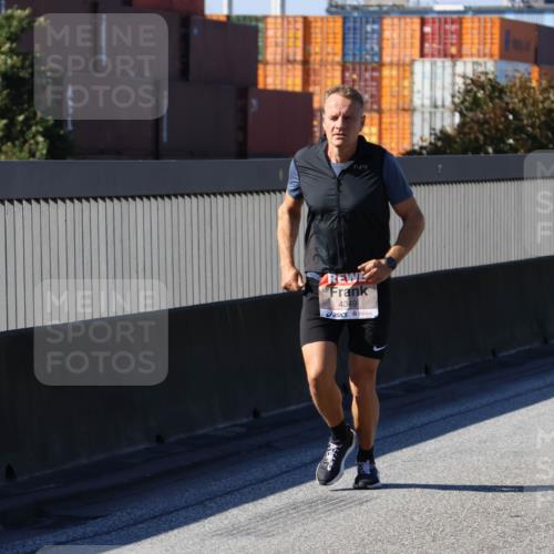 03.10.2025 - Köhlbrandbrückenlauf Strokosch-Dieckow http://msf.ph/oto/9115841 03.10.2025 12:49:45 Position 3 4349 meine-sportfotos.de