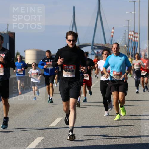 03.10.2025 - Köhlbrandbrückenlauf Strokosch-Dieckow http://msf.ph/oto/9115849 03.10.2025 12:49:47 Position 3 6018, 4116, 6523, 5785 meine-sportfotos.de