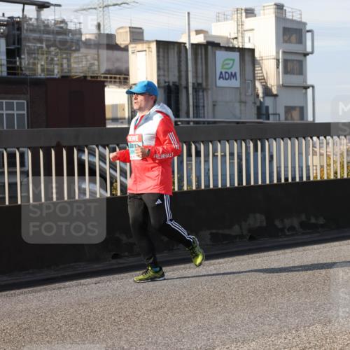 03.10.2025 - Köhlbrandbrückenlauf Lena Gebhardt http://msf.ph/oto/9115853 03.10.2025 10:18:34 Position 2  meine-sportfotos.de