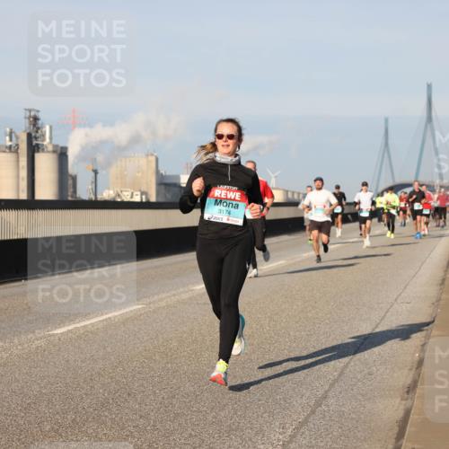 03.10.2025 - Köhlbrandbrückenlauf Lena Gebhardt http://msf.ph/oto/9115866 03.10.2025 09:43:51 Position 2 3174 meine-sportfotos.de