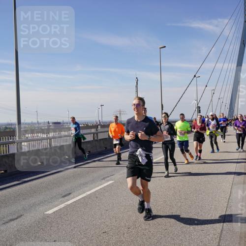 03.10.2025 - Köhlbrandbrückenlauf Michael Burmester http://msf.ph/oto/9115869 03.10.2025 12:57:32 Position 2  meine-sportfotos.de