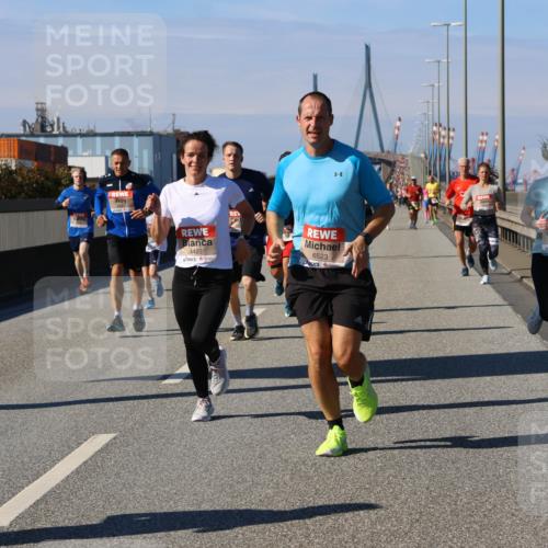 03.10.2025 - Köhlbrandbrückenlauf Strokosch-Dieckow http://msf.ph/oto/9115871 03.10.2025 12:49:50 Position 3 4422, 6523 meine-sportfotos.de