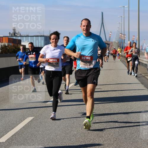 03.10.2025 - Köhlbrandbrückenlauf Strokosch-Dieckow http://msf.ph/oto/9115883 03.10.2025 12:49:50 Position 3 4422, 6523, 5785 meine-sportfotos.de