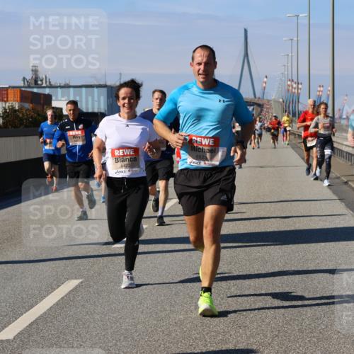 03.10.2025 - Köhlbrandbrückenlauf Strokosch-Dieckow http://msf.ph/oto/9115887 03.10.2025 12:49:50 Position 3 4422, 6523, 5785 meine-sportfotos.de