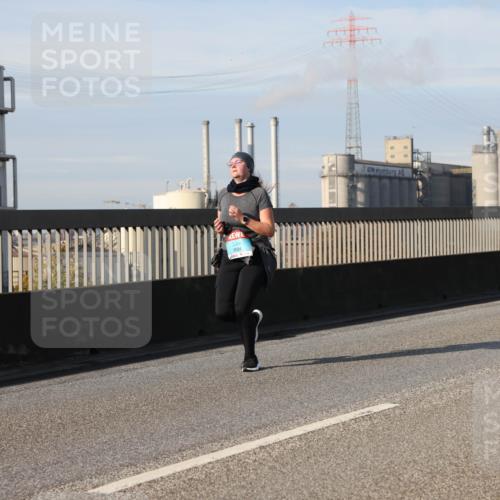 03.10.2025 - Köhlbrandbrückenlauf Lena Gebhardt http://msf.ph/oto/9115893 03.10.2025 10:18:40 Position 2 3824 meine-sportfotos.de
