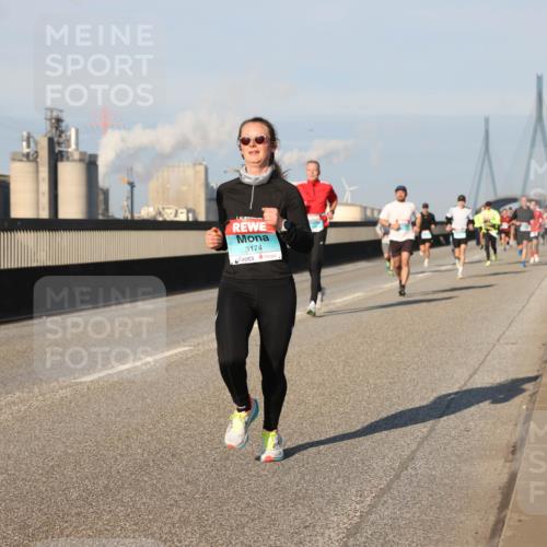 03.10.2025 - Köhlbrandbrückenlauf Lena Gebhardt http://msf.ph/oto/9115897 03.10.2025 09:43:51 Position 2 3174 meine-sportfotos.de