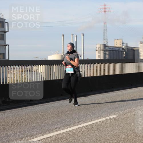 03.10.2025 - Köhlbrandbrückenlauf Lena Gebhardt http://msf.ph/oto/9115902 03.10.2025 10:18:40 Position 2 3824 meine-sportfotos.de