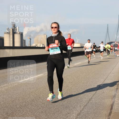 03.10.2025 - Köhlbrandbrückenlauf Lena Gebhardt http://msf.ph/oto/9115905 03.10.2025 09:43:51 Position 2 3174 meine-sportfotos.de