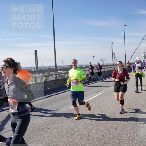 03.10.2025 - Köhlbrandbrückenlauf Michael Burmester http://msf.ph/oto/9115926 03.10.2025 12:57:35 Position 2 757, 5438 meine-sportfotos.de
