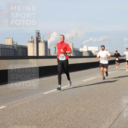 03.10.2025 - Köhlbrandbrückenlauf Lena Gebhardt http://msf.ph/oto/9115930 03.10.2025 09:43:53 Position 2 3358 meine-sportfotos.de