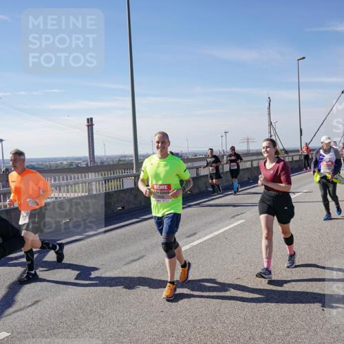 03.10.2025 - Köhlbrandbrückenlauf Michael Burmester http://msf.ph/oto/9115941 03.10.2025 12:57:35 Position 2 675, 5438 meine-sportfotos.de