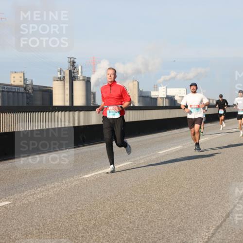 03.10.2025 - Köhlbrandbrückenlauf Lena Gebhardt http://msf.ph/oto/9115945 03.10.2025 09:43:53 Position 2  meine-sportfotos.de