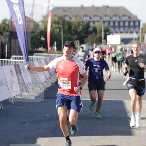 03.10.2025 - Köhlbrandbrückenlauf Jannik Wohlers http://msf.ph/oto/9115949 03.10.2025 13:02:32 Ziel 4024, 4187, 4271, 4277, 4337, 4380, 4783, 5080, 5747, 5784, 6320, 6321, 6465, 6479, 6492, 6783 meine-sportfotos.de