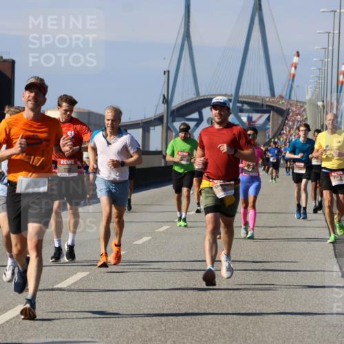 03.10.2025 - Köhlbrandbrückenlauf Strokosch-Dieckow http://msf.ph/oto/9115952 03.10.2025 12:50:03 Position 3  meine-sportfotos.de