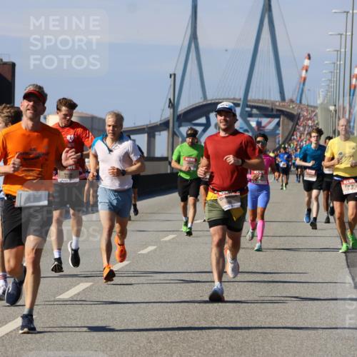 03.10.2025 - Köhlbrandbrückenlauf Strokosch-Dieckow http://msf.ph/oto/9115956 03.10.2025 12:50:03 Position 3 45 meine-sportfotos.de