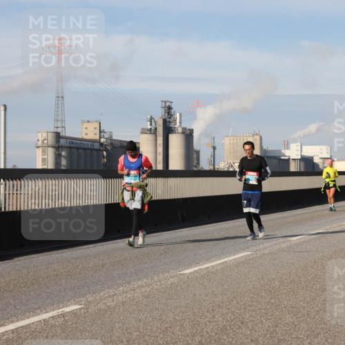 03.10.2025 - Köhlbrandbrückenlauf Lena Gebhardt http://msf.ph/oto/9115958 03.10.2025 10:18:50 Position 2  meine-sportfotos.de