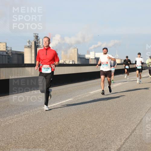 03.10.2025 - Köhlbrandbrückenlauf Lena Gebhardt http://msf.ph/oto/9115963 03.10.2025 09:43:54 Position 2 3358, 1271 meine-sportfotos.de