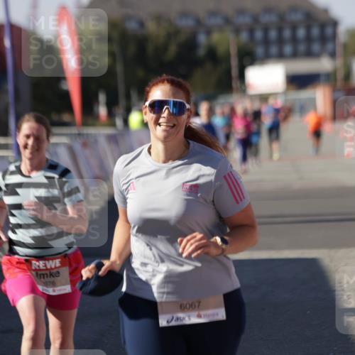 03.10.2025 - Köhlbrandbrückenlauf Jannik Wohlers http://msf.ph/oto/9115966 03.10.2025 13:33:05 Ziel 4582, 4941, 6067, 6376, 6455 meine-sportfotos.de
