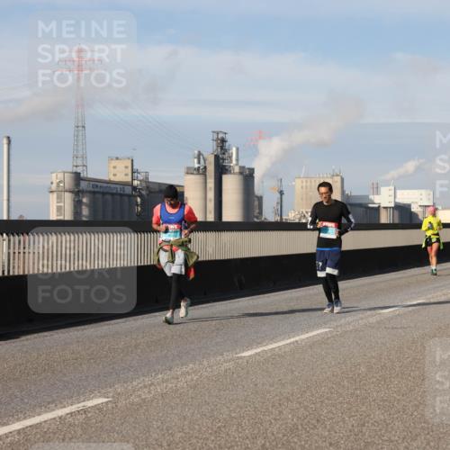 03.10.2025 - Köhlbrandbrückenlauf Lena Gebhardt http://msf.ph/oto/9115969 03.10.2025 10:18:50 Position 2  meine-sportfotos.de