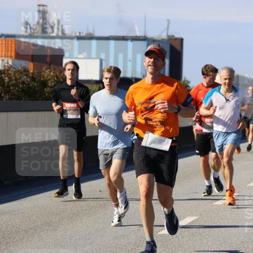 03.10.2025 - Köhlbrandbrückenlauf Strokosch-Dieckow http://msf.ph/oto/9115972 03.10.2025 12:50:04 Position 3 4055 meine-sportfotos.de