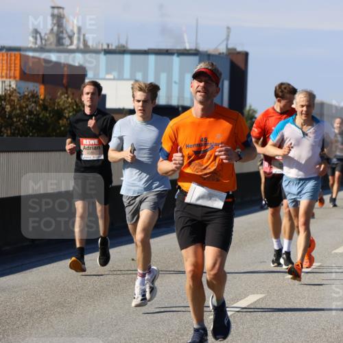 03.10.2025 - Köhlbrandbrückenlauf Strokosch-Dieckow http://msf.ph/oto/9115975 03.10.2025 12:50:04 Position 3 4055, 45 meine-sportfotos.de