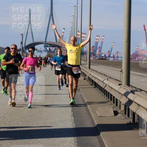 03.10.2025 - Köhlbrandbrückenlauf Strokosch-Dieckow http://msf.ph/oto/9115980 03.10.2025 12:50:08 Position 3  meine-sportfotos.de