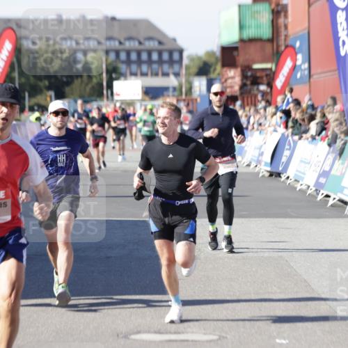 03.10.2025 - Köhlbrandbrückenlauf Jannik Wohlers http://msf.ph/oto/9115984 03.10.2025 13:02:33 Ziel 4024, 4187, 4271, 4277, 4337, 4380, 4783, 5080, 5784, 6320, 6321, 6465, 6479, 6492, 6783 meine-sportfotos.de