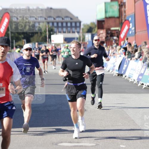 03.10.2025 - Köhlbrandbrückenlauf Jannik Wohlers http://msf.ph/oto/9115990 03.10.2025 13:02:33 Ziel 4024, 4187, 4271, 4277, 4337, 4380, 4783, 5080, 5784, 6320, 6321, 6465, 6479, 6492, 6783 meine-sportfotos.de