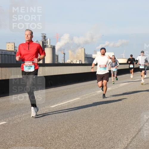 03.10.2025 - Köhlbrandbrückenlauf Lena Gebhardt http://msf.ph/oto/9115991 03.10.2025 09:43:54 Position 2 3358, 1271 meine-sportfotos.de
