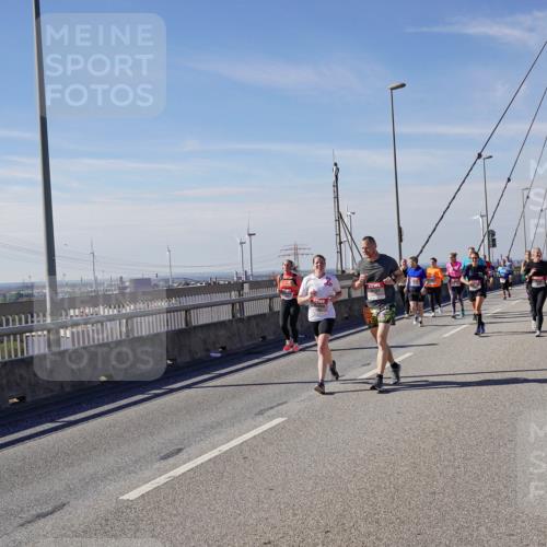 03.10.2025 - Köhlbrandbrückenlauf Michael Burmester http://msf.ph/oto/9116005 03.10.2025 12:57:40 Position 2  meine-sportfotos.de