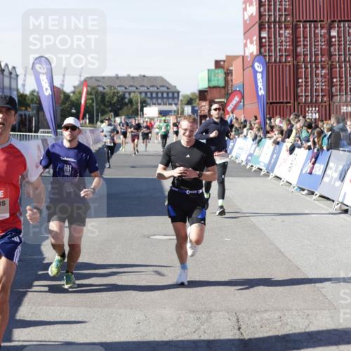 03.10.2025 - Köhlbrandbrückenlauf Jannik Wohlers http://msf.ph/oto/9116015 03.10.2025 13:02:35 Ziel 4024, 4187, 4271, 4277, 4380, 4783, 5080, 5726, 5784, 6320, 6321, 6479, 6783 meine-sportfotos.de
