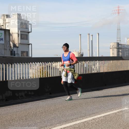 03.10.2025 - Köhlbrandbrückenlauf Lena Gebhardt http://msf.ph/oto/9116026 03.10.2025 10:18:53 Position 2 17 meine-sportfotos.de
