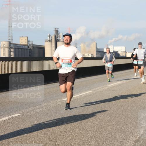 03.10.2025 - Köhlbrandbrückenlauf Lena Gebhardt http://msf.ph/oto/9116048 03.10.2025 09:43:55 Position 2 1271 meine-sportfotos.de
