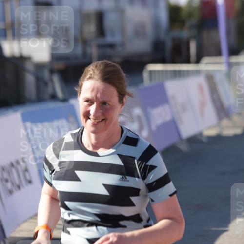 03.10.2025 - Köhlbrandbrückenlauf Jannik Wohlers http://msf.ph/oto/9116053 03.10.2025 13:33:08 Ziel 4582, 4941, 6067, 6376, 6455 meine-sportfotos.de