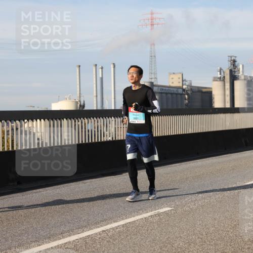 03.10.2025 - Köhlbrandbrückenlauf Lena Gebhardt http://msf.ph/oto/9116061 03.10.2025 10:18:54 Position 2 3512, 3801 meine-sportfotos.de