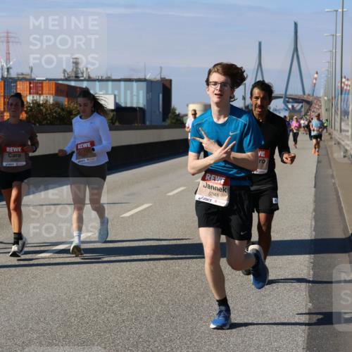 03.10.2025 - Köhlbrandbrückenlauf Strokosch-Dieckow http://msf.ph/oto/9116063 03.10.2025 12:50:16 Position 3 4246, 5048 meine-sportfotos.de