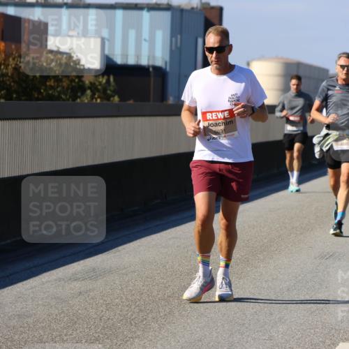03.10.2025 - Köhlbrandbrückenlauf Strokosch-Dieckow http://msf.ph/oto/9116095 03.10.2025 12:50:24 Position 3 6631 meine-sportfotos.de