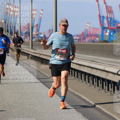 03.10.2025 - Köhlbrandbrückenlauf Strokosch-Dieckow http://msf.ph/oto/9116103 03.10.2025 12:50:26 Position 3 4390 meine-sportfotos.de