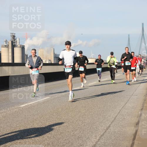 03.10.2025 - Köhlbrandbrückenlauf Lena Gebhardt http://msf.ph/oto/9116109 03.10.2025 09:43:57 Position 2  meine-sportfotos.de