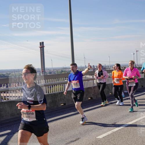 03.10.2025 - Köhlbrandbrückenlauf Michael Burmester http://msf.ph/oto/9116114 03.10.2025 12:57:45 Position 2 5577 meine-sportfotos.de